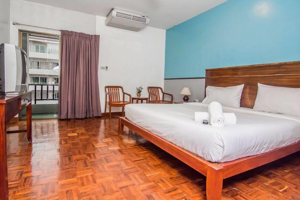 Sutus Court 4 Hotel Pattaya Ngoại thất bức ảnh