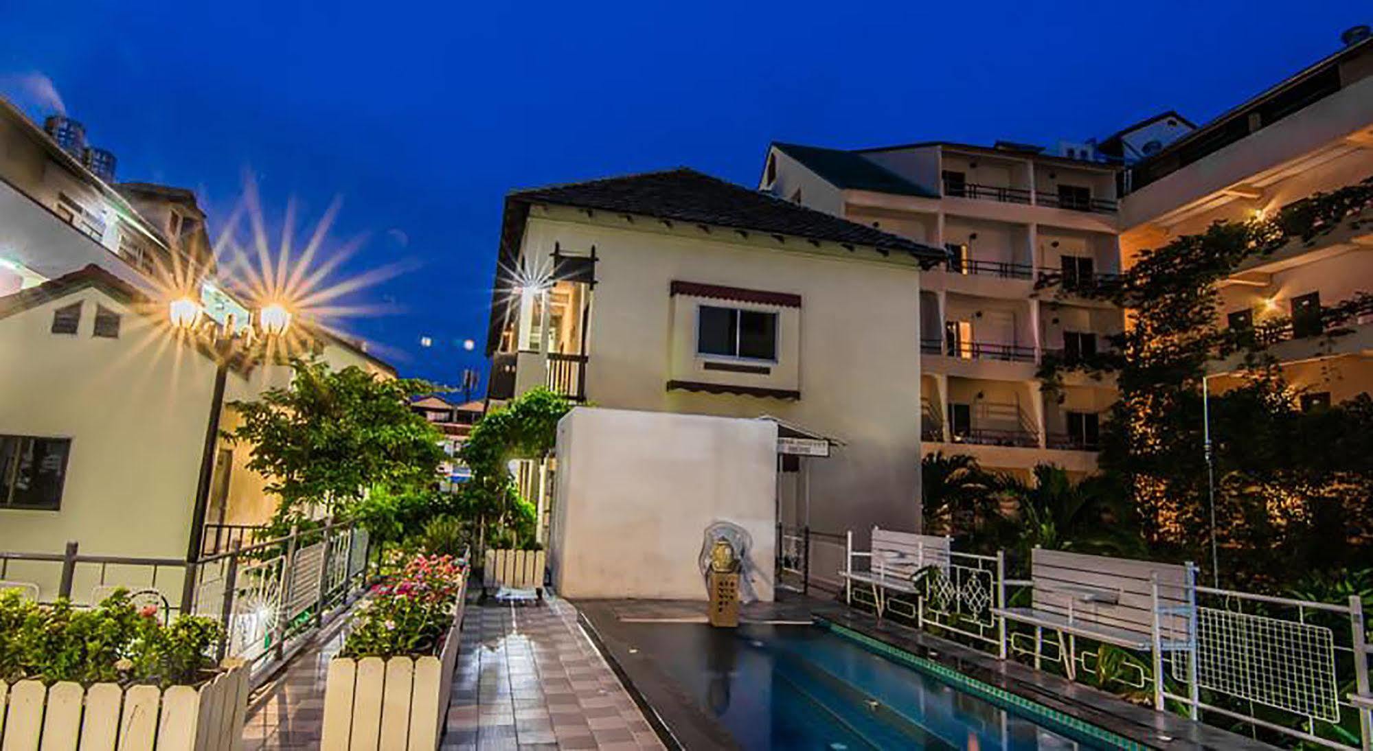 Sutus Court 4 Hotel Pattaya Ngoại thất bức ảnh