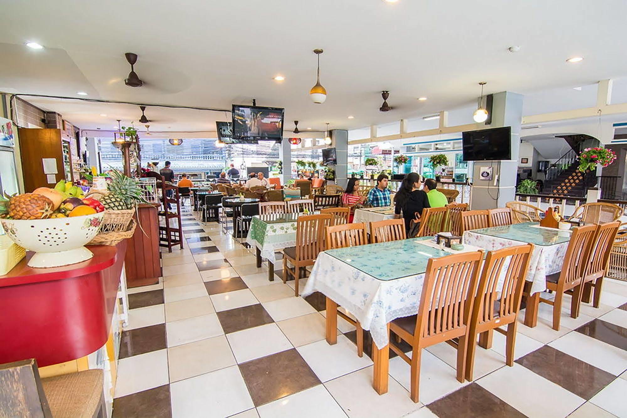 Sutus Court 4 Hotel Pattaya Ngoại thất bức ảnh