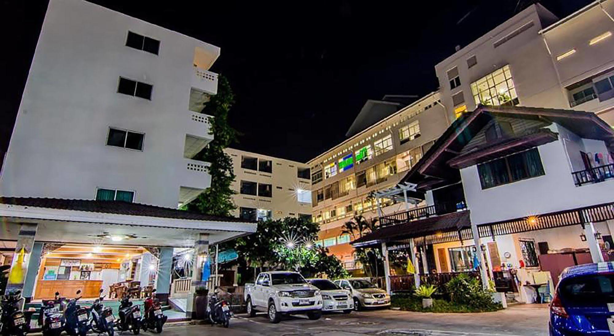 Sutus Court 4 Hotel Pattaya Ngoại thất bức ảnh